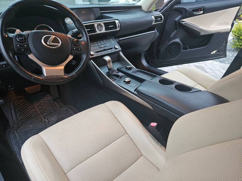 2015 Lexus IS 250