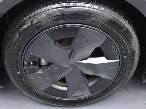 2023 Toyota Prius LE