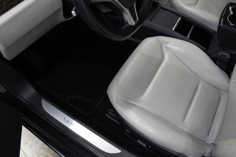 2015 Tesla Model S