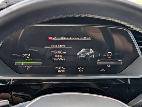 2021 Audi e-tron quattro Premium