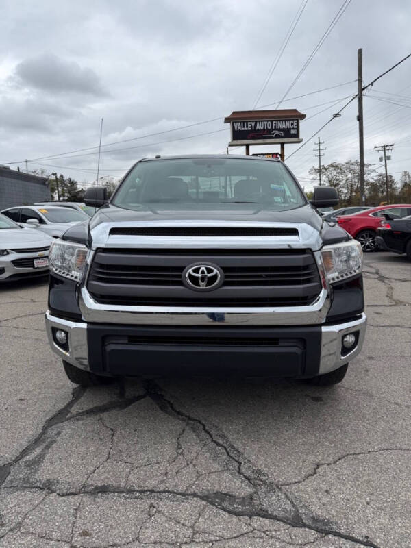 2014 Toyota Tundra SR's photo