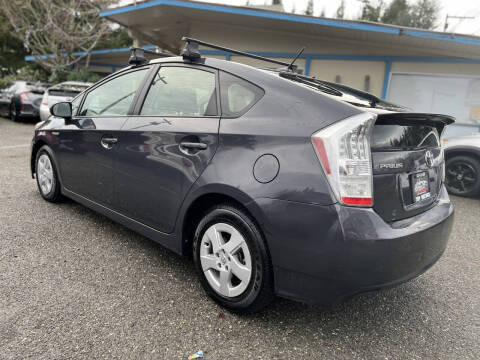 2010 Toyota Prius III