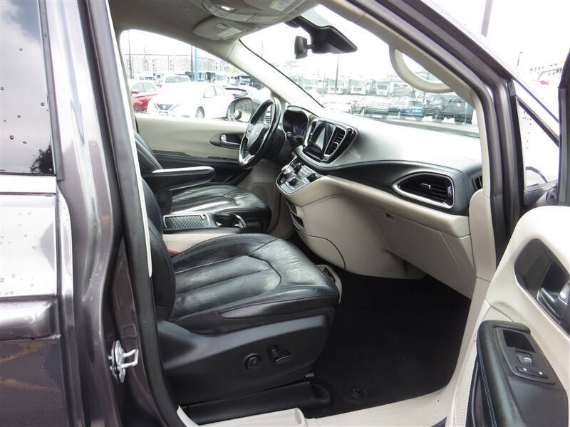 2021 Chrysler Pacifica Touring L