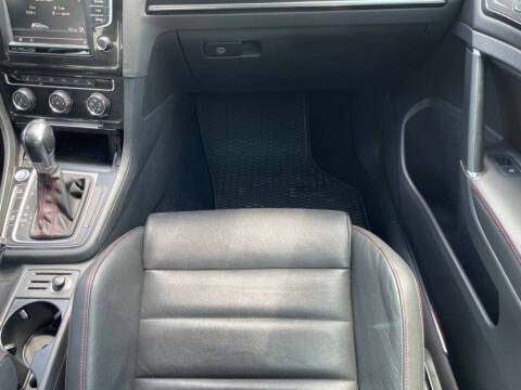 2016 Volkswagen Golf GTI SE