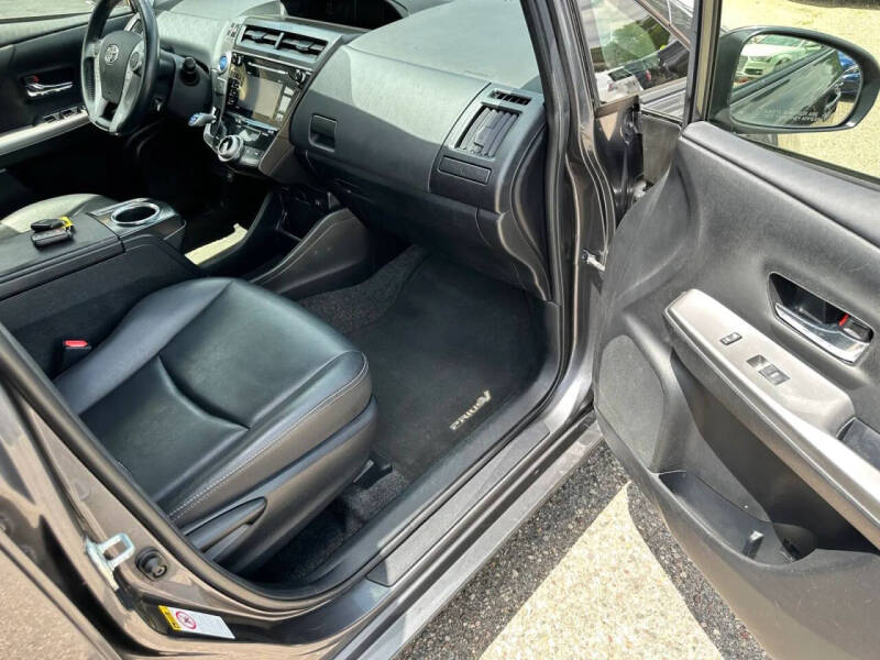 2016 Toyota Prius v