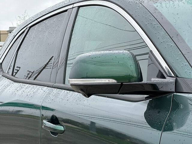 2025 VinFast VF8 Plus