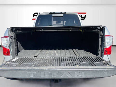 2020 Nissan Titan SV