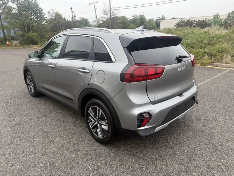 2022 Kia Niro LXS