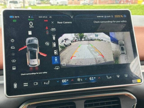 2025 VinFast VF8 Plus