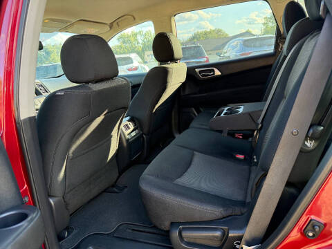 2017 Nissan Pathfinder SV