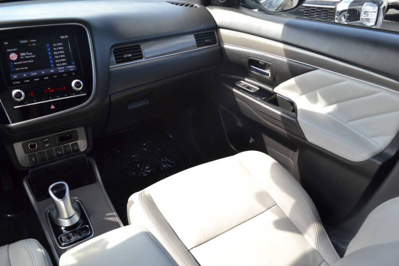 2022 Mitsubishi Outlander PHEV SEL