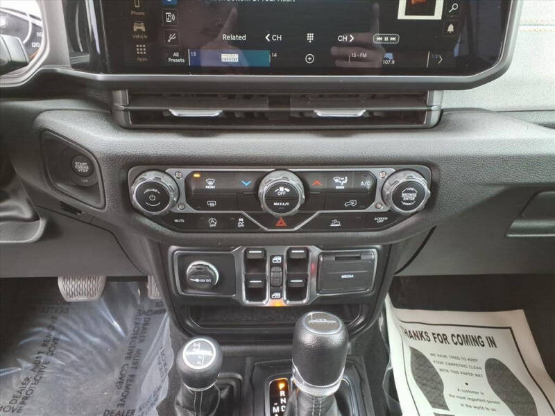 2024 Jeep Gladiator NightHawk