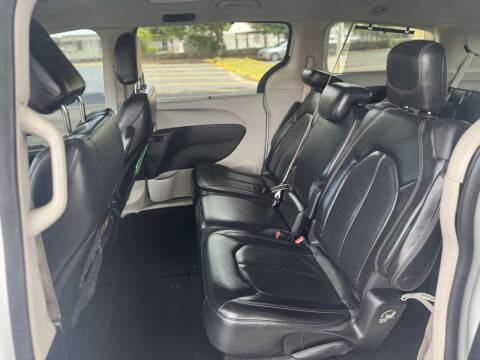 2018 Chrysler Pacifica Touring L