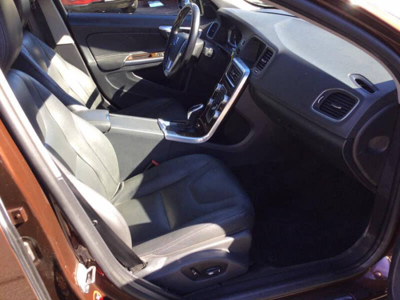 2017 Volvo V60 Cross Country T5 Premier