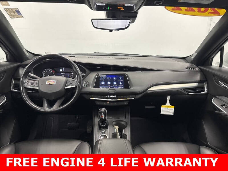 2022 Cadillac XT4 Premium Luxury