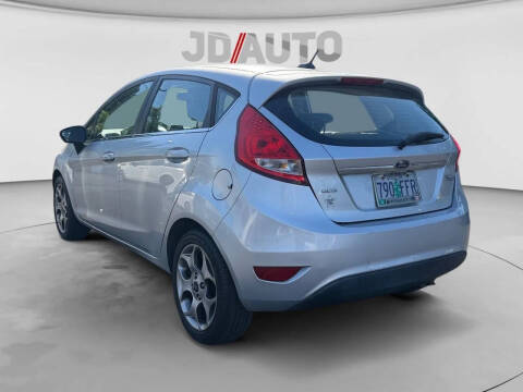 2011 Ford Fiesta SES