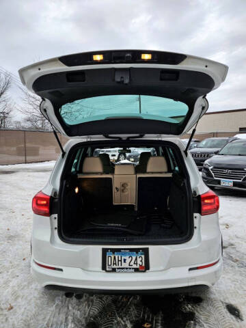 2016 Volkswagen Tiguan 2.0T R-Line 4Motion