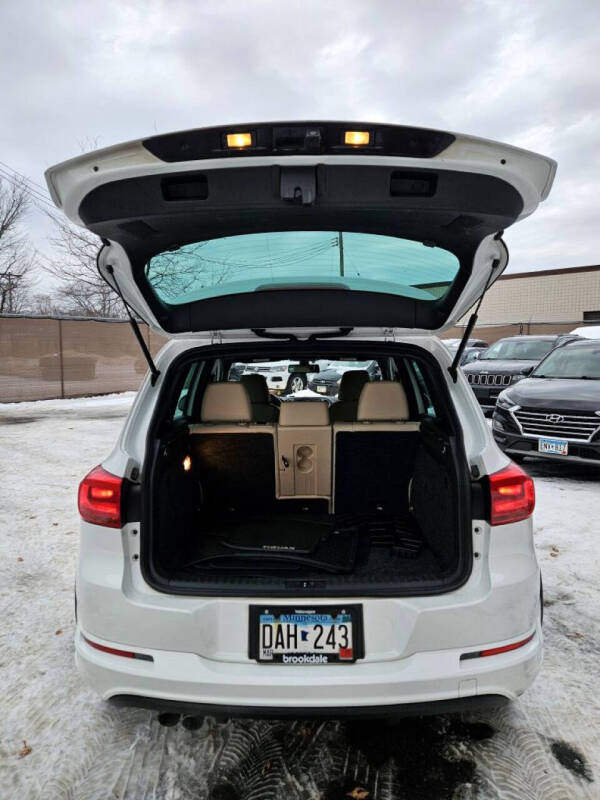 2016 Volkswagen Tiguan 2.0T R-Line 4Motion