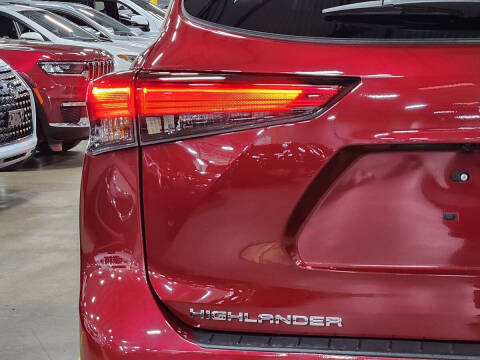 2022 Toyota Highlander LE