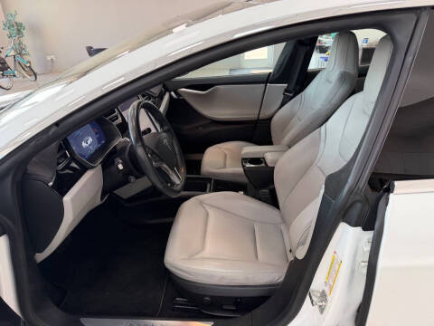 2016 Tesla Model S 90D