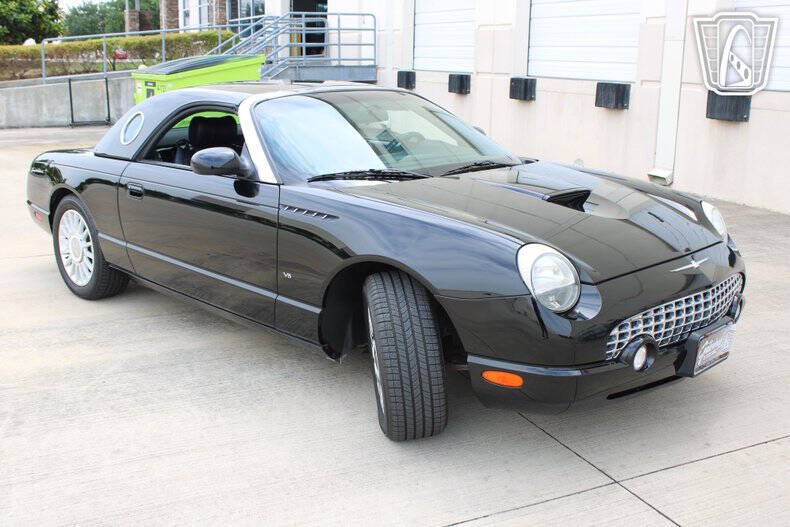 2004 Ford Thunderbird Deluxe