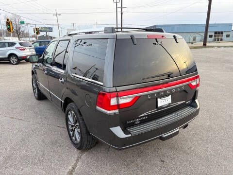 2016 Lincoln Navigator Select