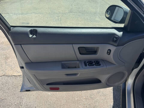 2004 Ford Taurus SES