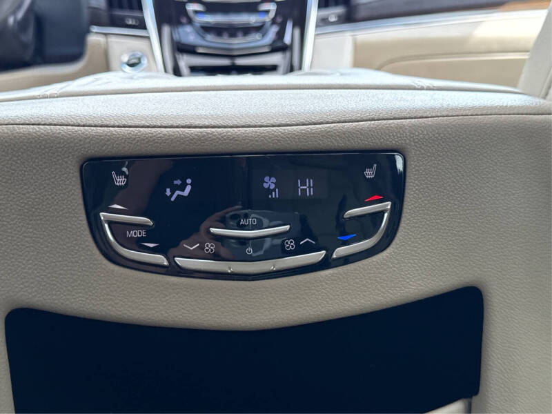 2018 Cadillac Escalade Luxury