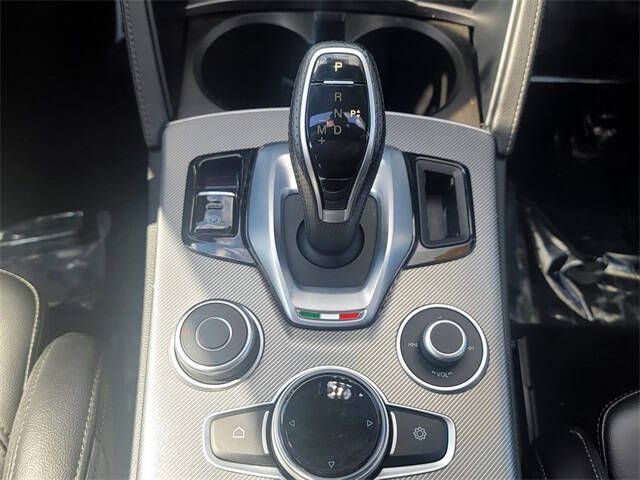 2022 Alfa Romeo Stelvio Veloce