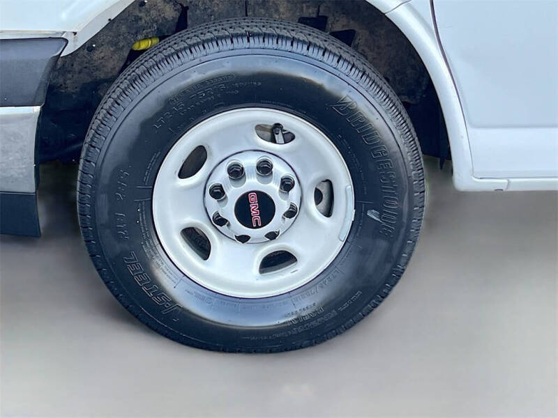 2024 GMC Savana 2500