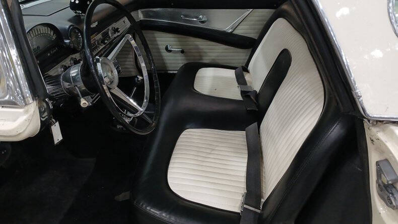 1956 Ford Thunderbird