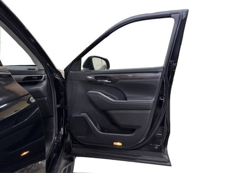 2022 Toyota Highlander Hybrid Limited