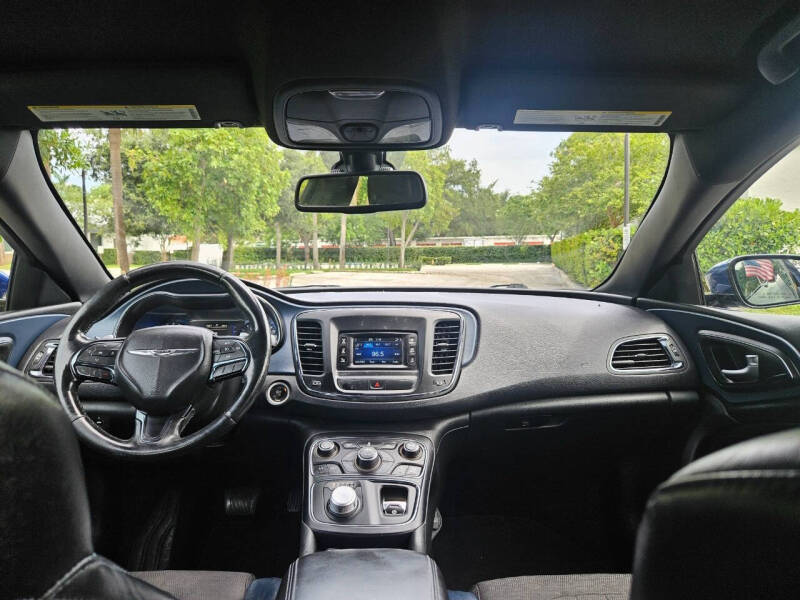 2015 Chrysler 200 S