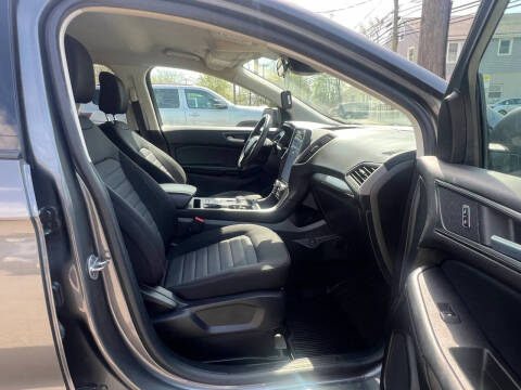 2023 Ford Edge SE