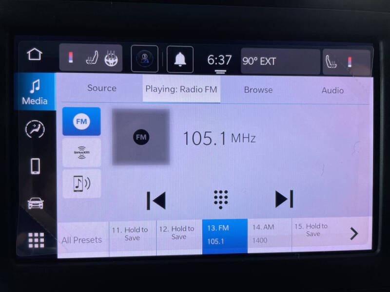 2024 Chrysler Voyager LX