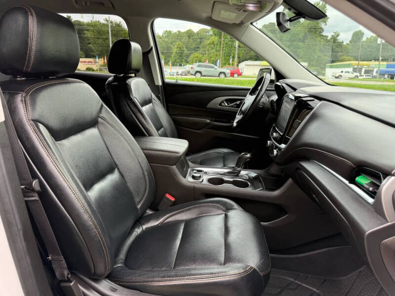 2020 Chevrolet Traverse LT Cloth