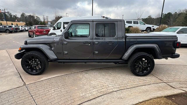 2024 Jeep Gladiator NightHawk