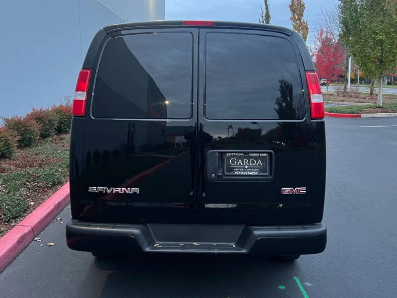 2023 GMC Savana 2500