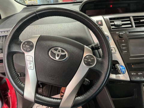 2013 Toyota Prius v Five