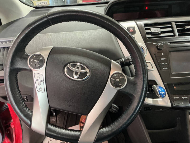 2013 Toyota Prius v Five
