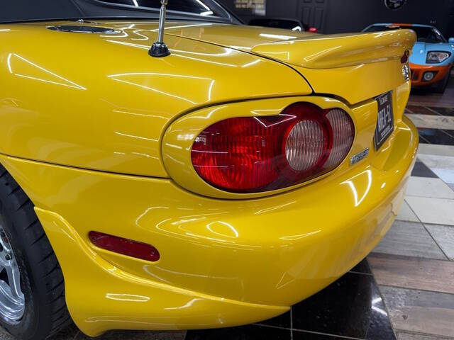 2002 Mazda MX-5 Miata SE