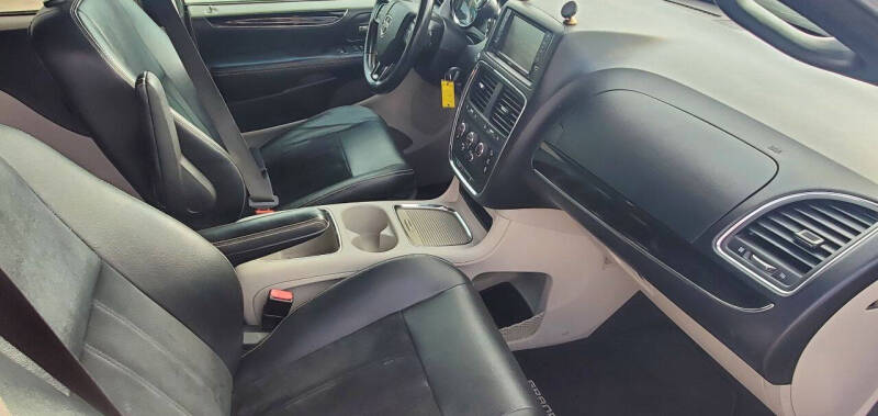 2017 Dodge Grand Caravan SXT - Photo 17