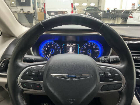 2017 Chrysler Pacifica Touring-L