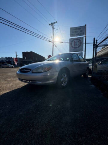 2003 Ford Taurus SE