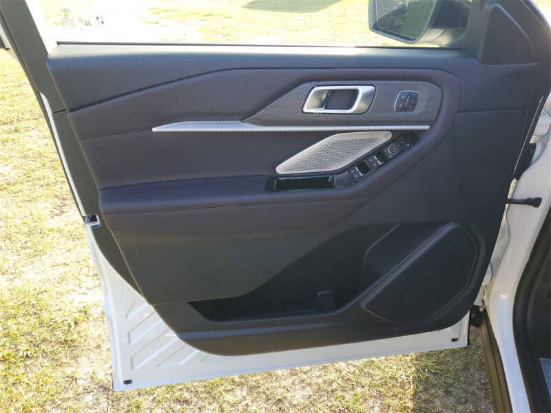 2025 Ford Explorer Platinum