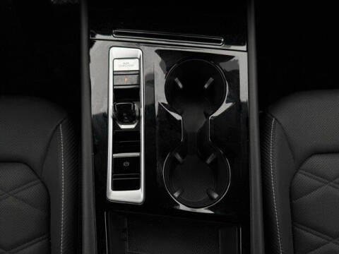 2025 Volkswagen Atlas Cross Sport SE 4Motion