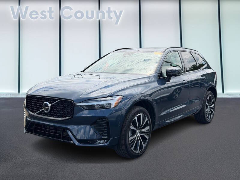 2023 Volvo XC60 B5 Plus Dark Theme