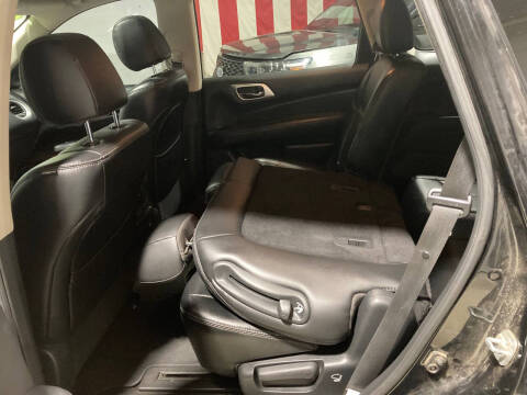 2017 Nissan Pathfinder Platinum