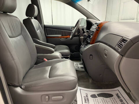2008 Toyota Sienna XLE