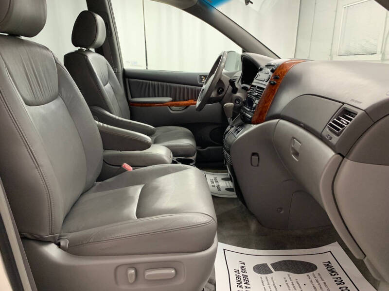 2008 Toyota Sienna XLE